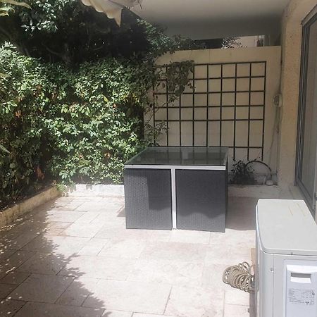 Charming 42M With Terrace In The City Center Saint Tropez Bagian luar foto