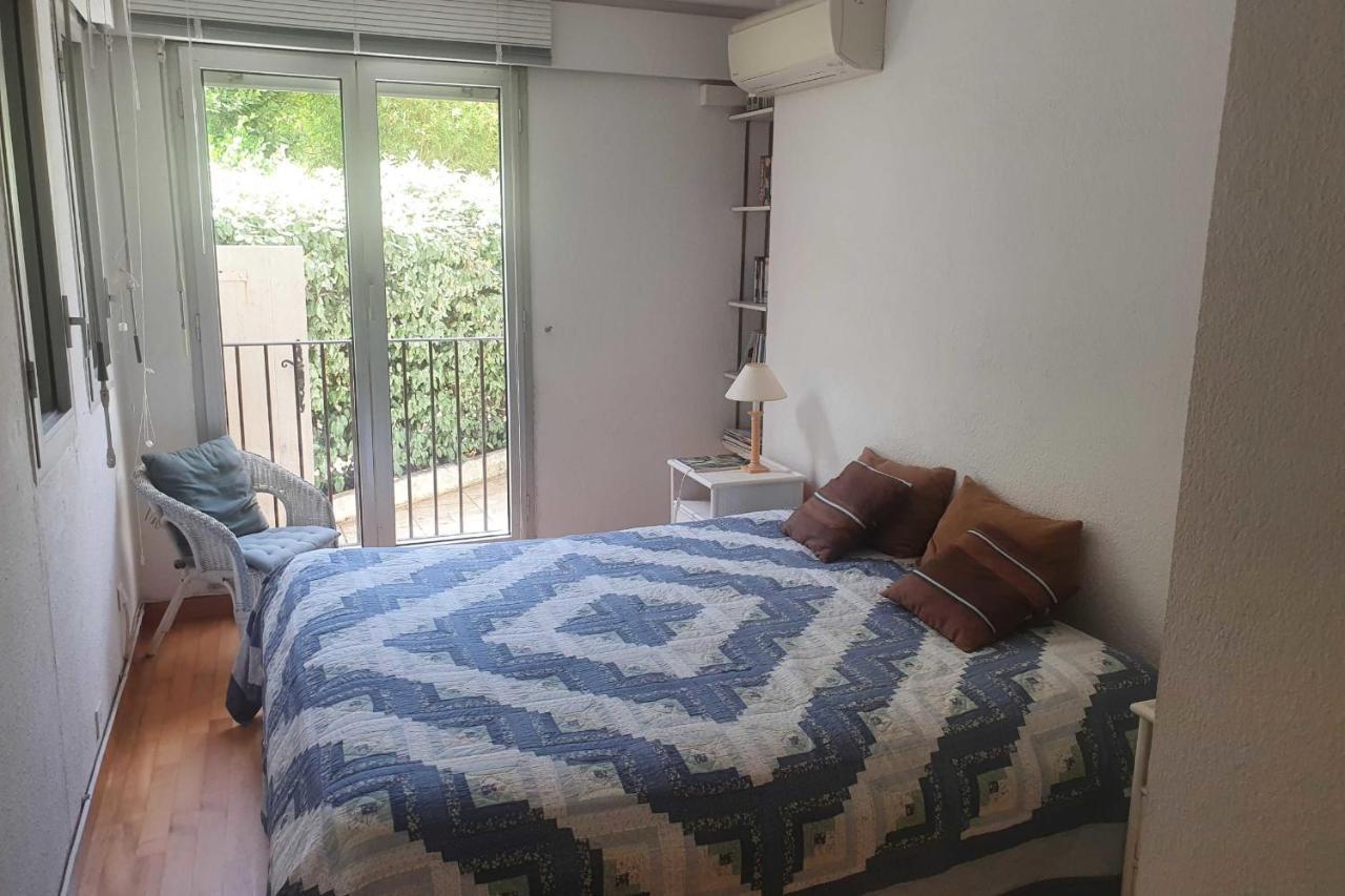Charming 42M With Terrace In The City Center Saint Tropez Bagian luar foto